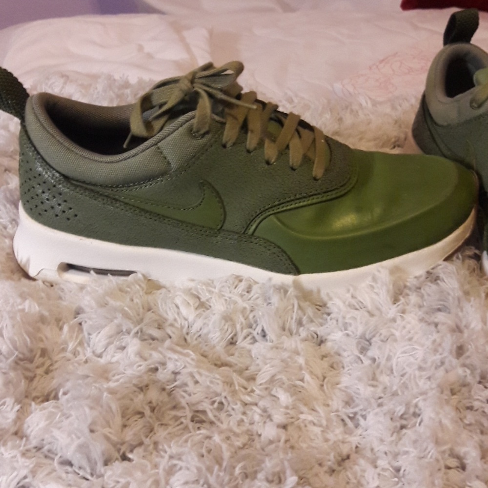 Nike Olive Max Theas - Picture 2 of 3